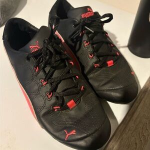 Puma womens Black and pink Athletic Sneakers